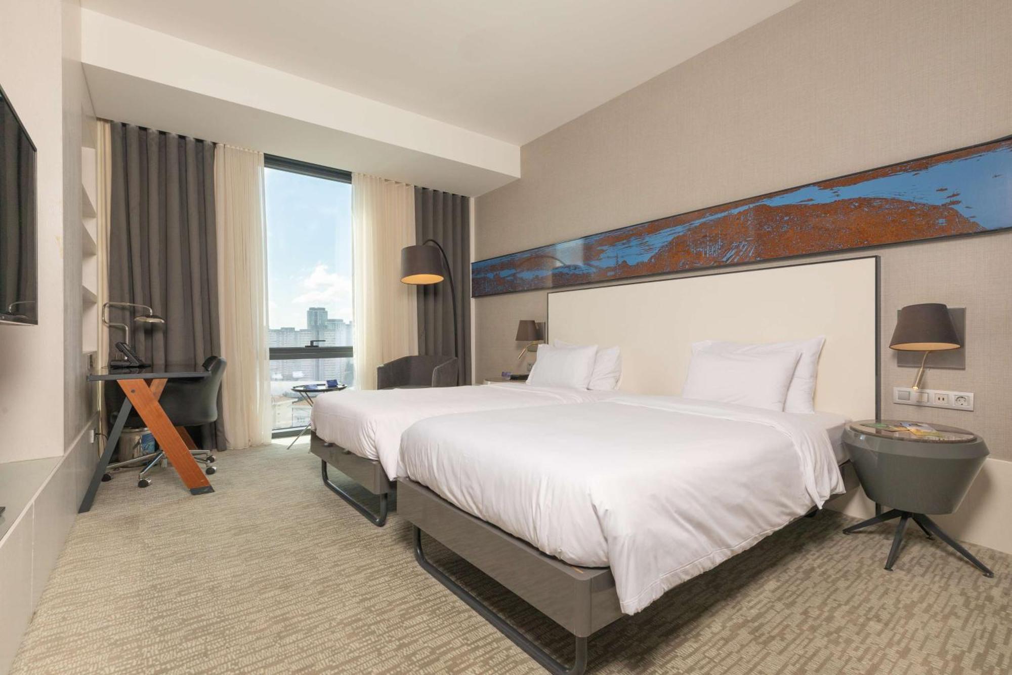 Radisson Blu Hotel Istanbul Asia 외부 사진 A guest room at the hotel