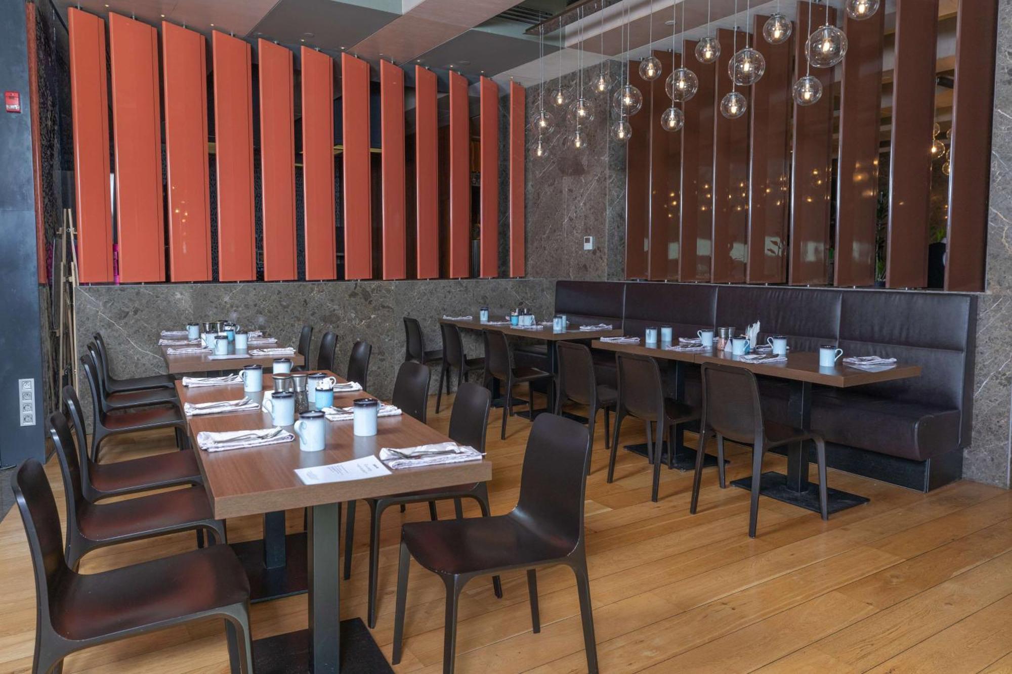 Radisson Blu Hotel Istanbul Asia 외부 사진 Interior of the restaurant