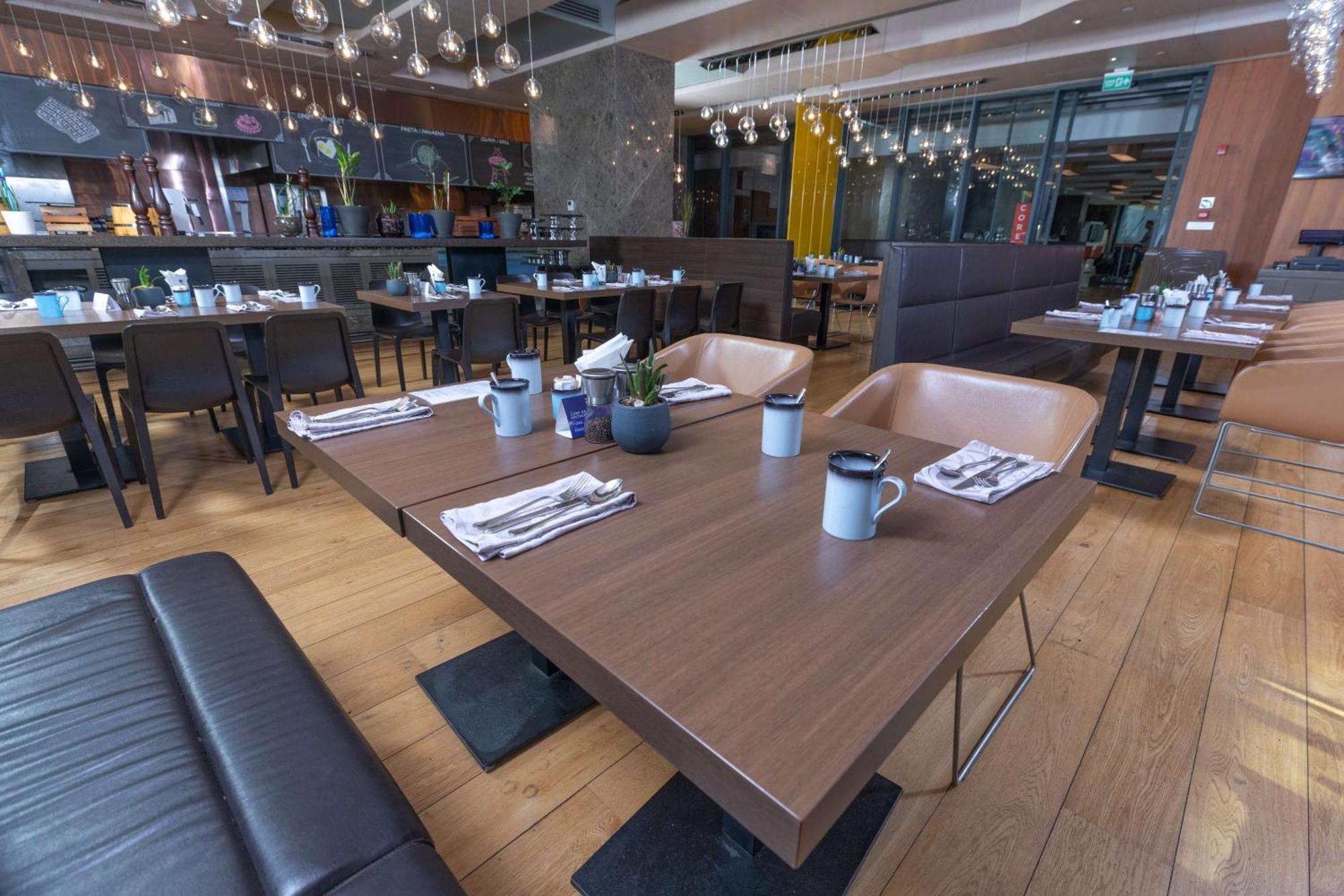 Radisson Blu Hotel Istanbul Asia 외부 사진 The interior of the restaurant